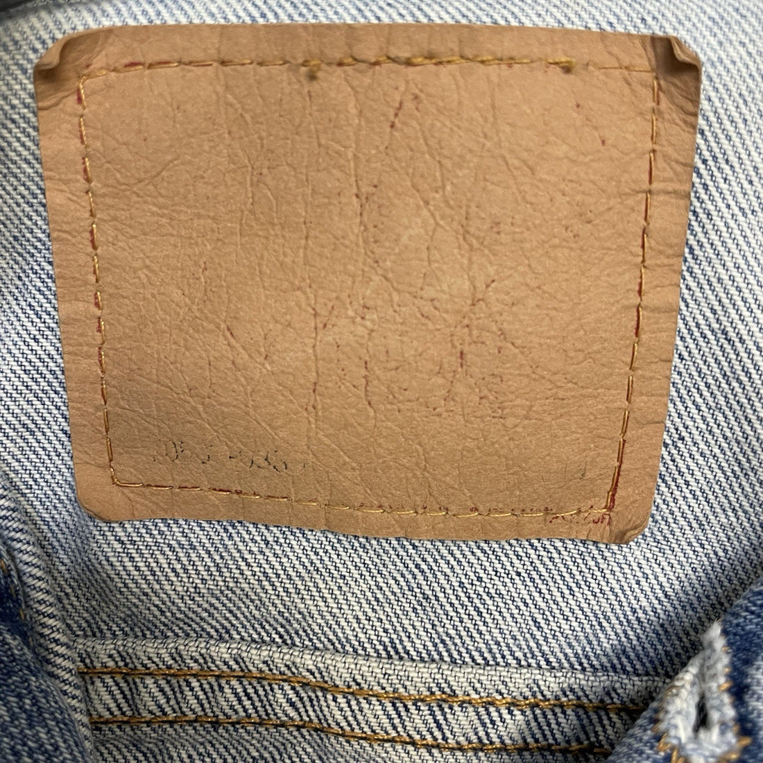 Vintage Levi's Denim Trucker Jacket Size Large 70507 0389