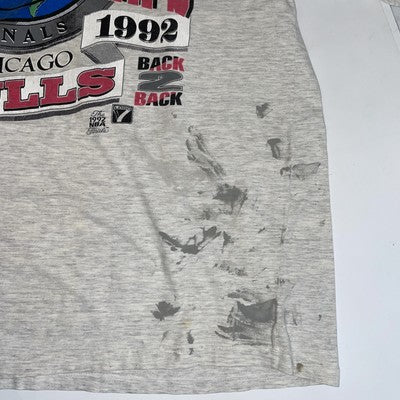 Vintage Chicago Bulls Back 2 Back Champs T-Shirt Size XL Paint 1992 90s NBA