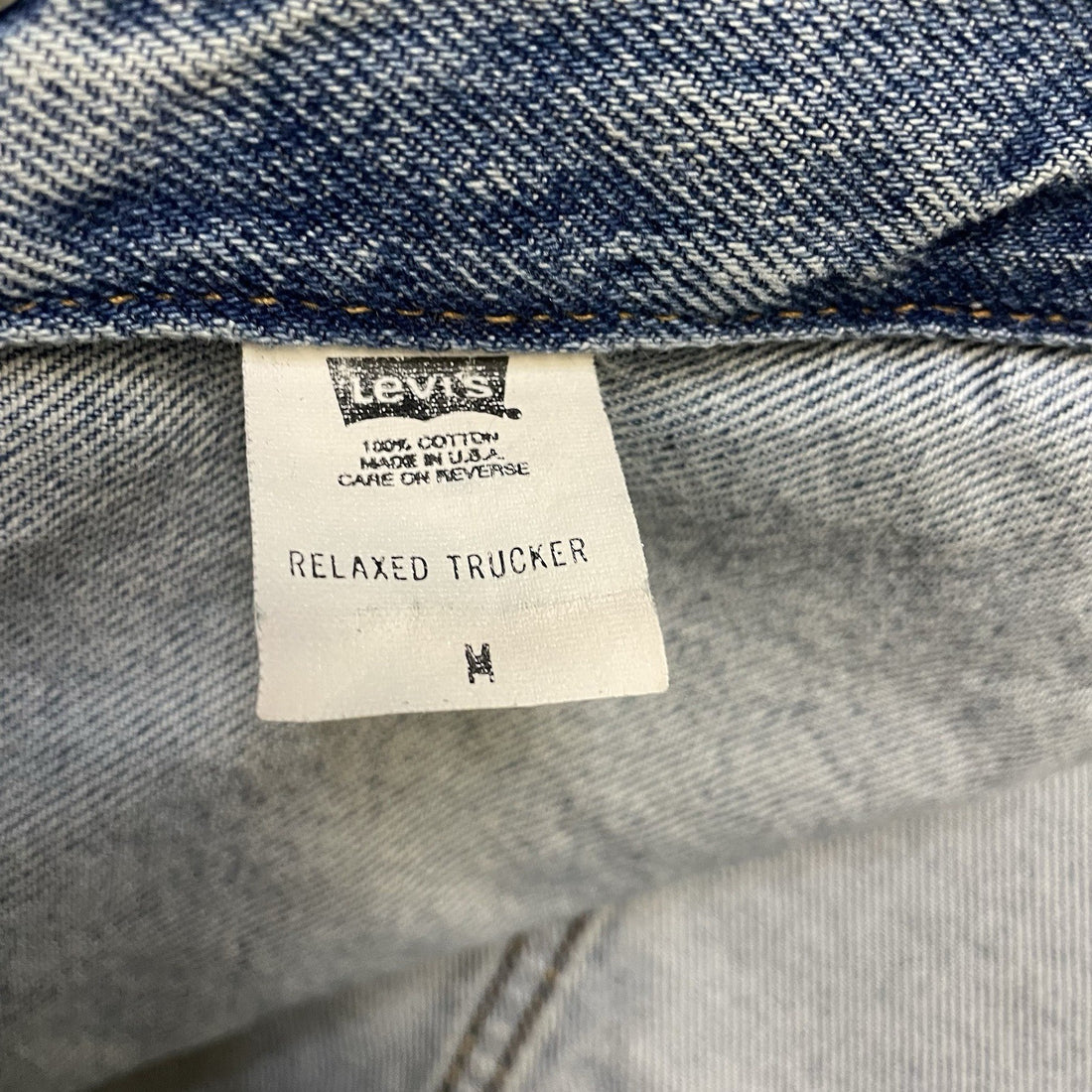 Vintage Levi's Denim Trucker Jacket Size Large 70507 0389