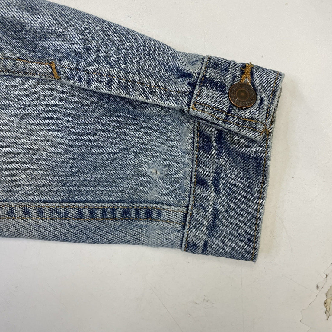 Vintage Levi's Denim Trucker Jacket Size Large 70507 0389