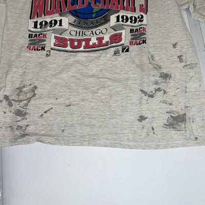 Vintage Chicago Bulls Back 2 Back Champs T-Shirt Size XL Paint 1992 90s NBA